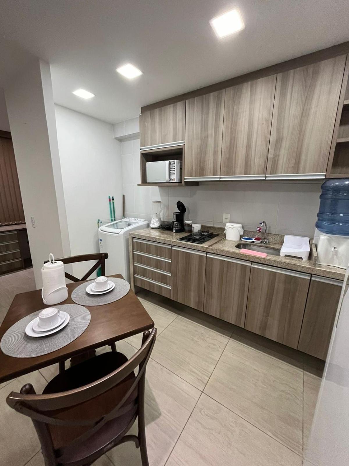Em Apartment *